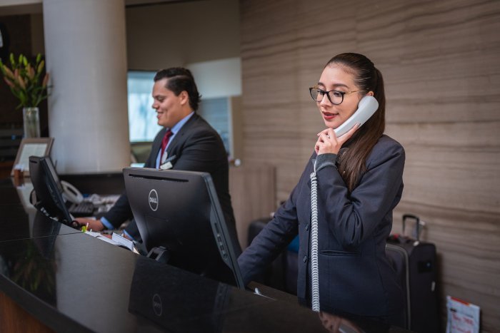 Beauty clinic receptionist jobs