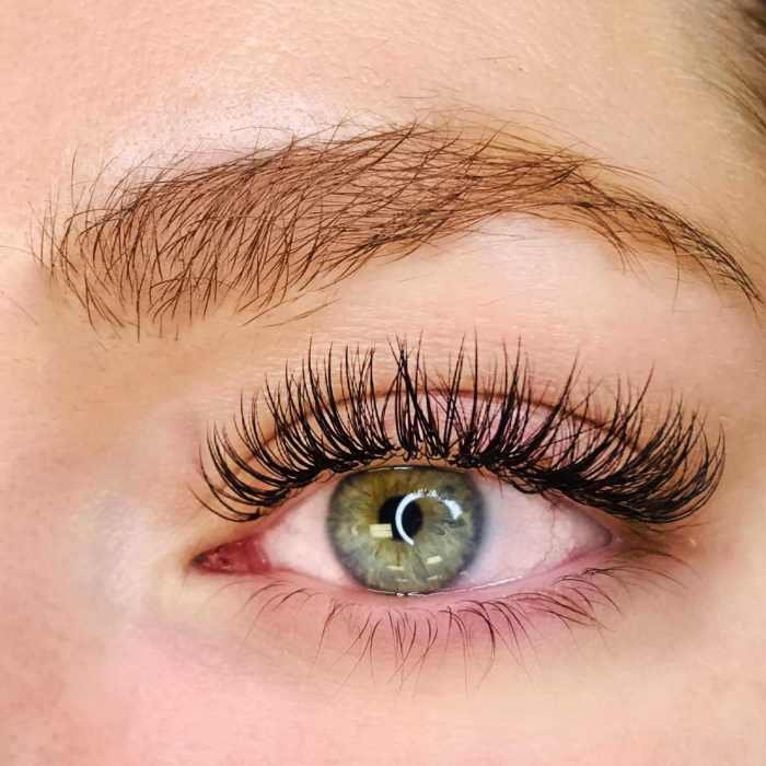 Beauty salon lashes