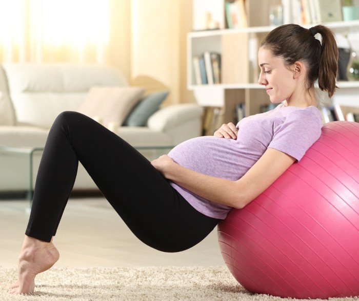 Pregnancy fitness wear