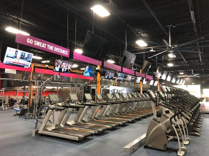 Crunch gym baltimore canton crossing merchant