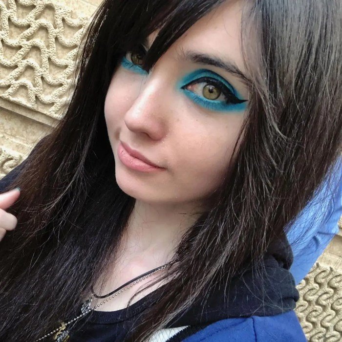 Cooney eugenia starsgab youtuber career Eugenia cooney health