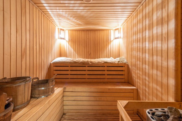 Health club with sauna near me