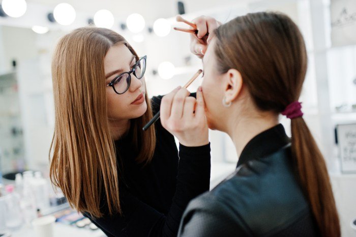 Makeup illusion artist hulme jodie secrets shares her edited