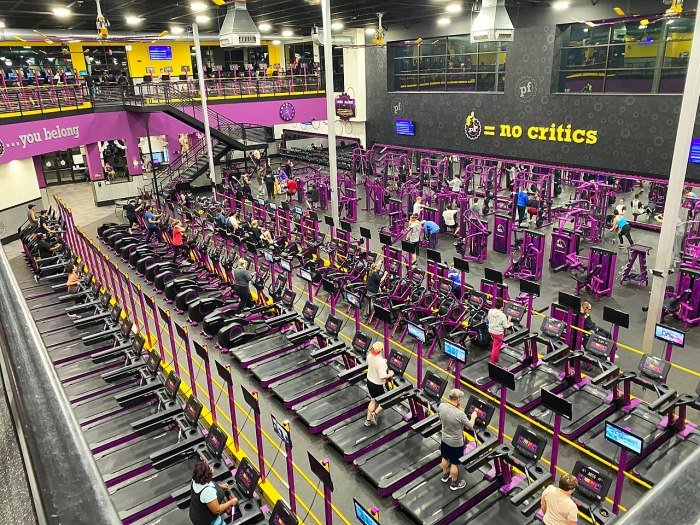 Milwaukee wi downtown planet fitness club find wisconsin