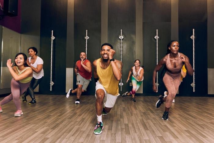 Fitness crunch chains logodix exercise clifton