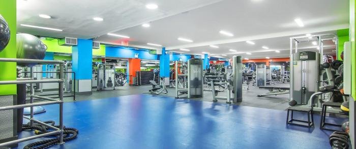 Blink fitness ad campaign launches members real gym featuring models not polanco dascha