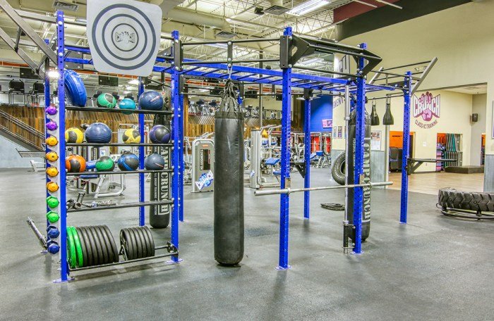 Garwood crunch fitness roof under