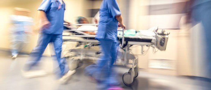 Emergency care urgent go vs when er room should where symptoms need infographic health beaumont don immediate wellness