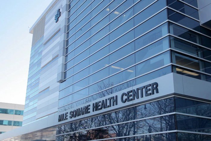 Care urgent health square center mile hospital south ui wood chicago roosevelt conveniently located few just il
