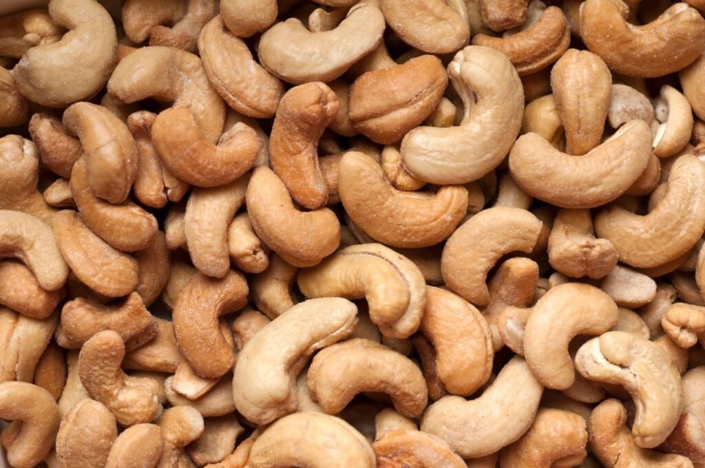 Cashew cashews nut cholesterol bones proven retina vitamins