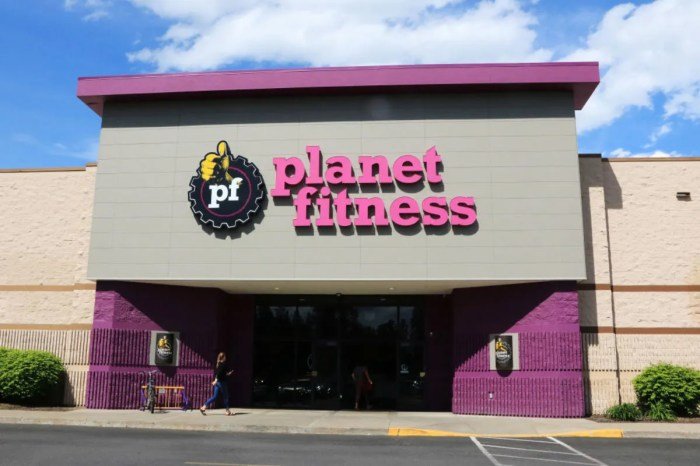 Is planet fitness open easter sunday